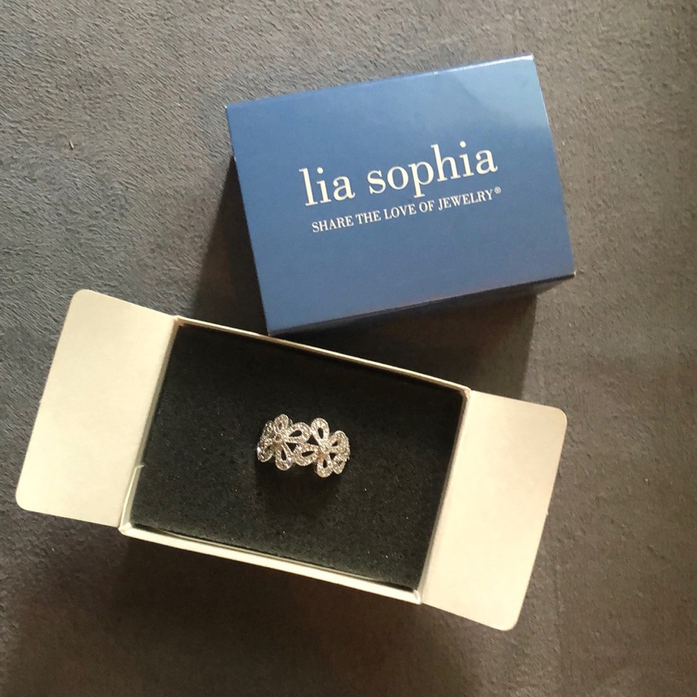 Lia Sophia Abloom Ring